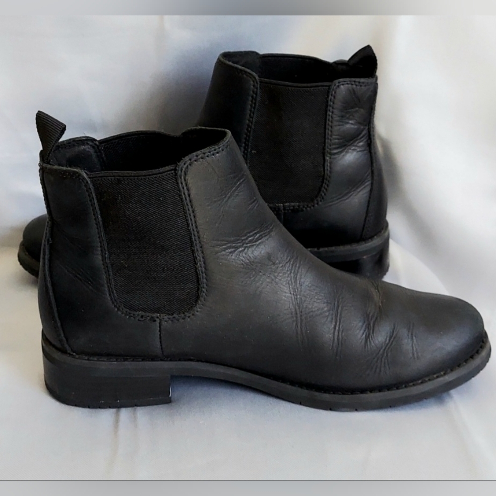 Timberland Chelsea Boots, Size 8, Black Leather, 1" Heel, Round Toe, Style A2JGG - Picture 7 of 10